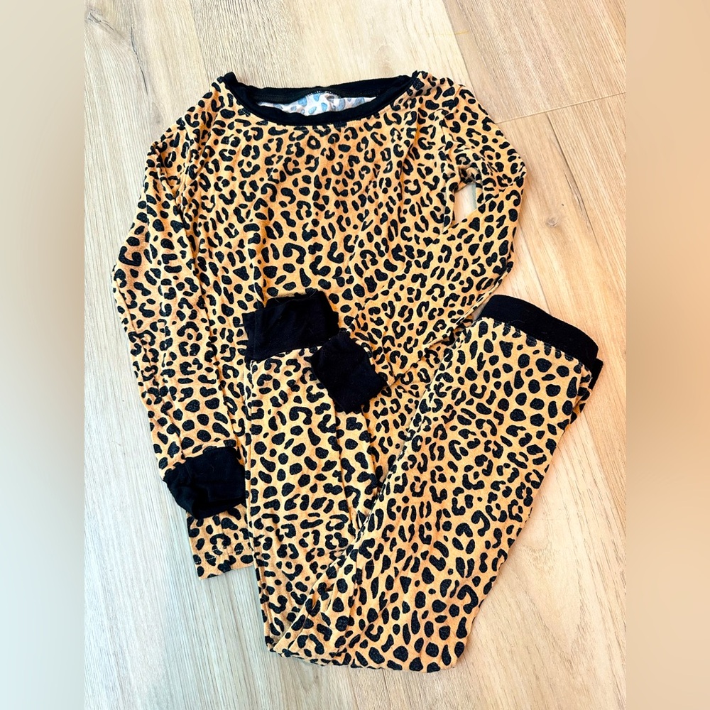 Little sleepies cheetah print, two piece set